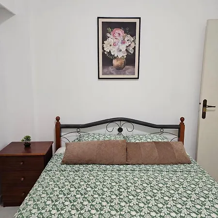 Apartment Makenzy Mermaid 2 Bedroom *