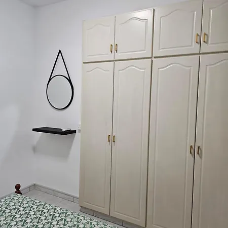 Apartment Makenzy Mermaid 2 Bedroom *