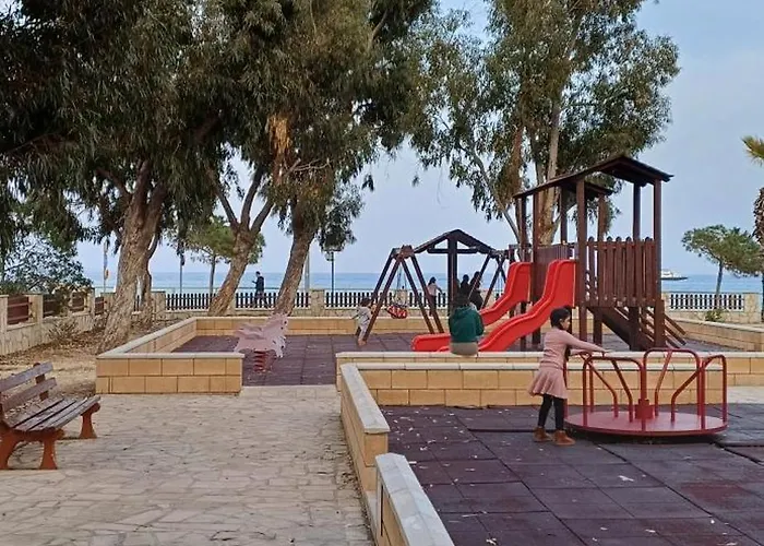 Makenzy Mermaid 2 Bedroom *