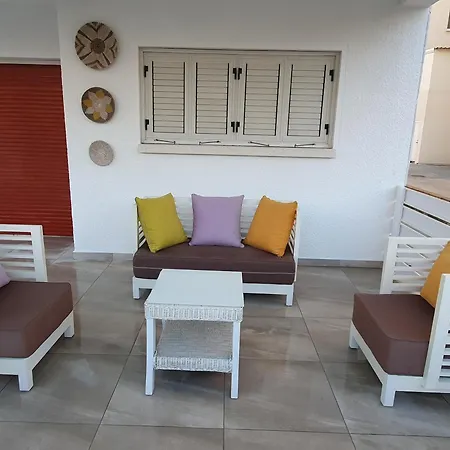 Makenzy Mermaid 2 Bedroom דירה