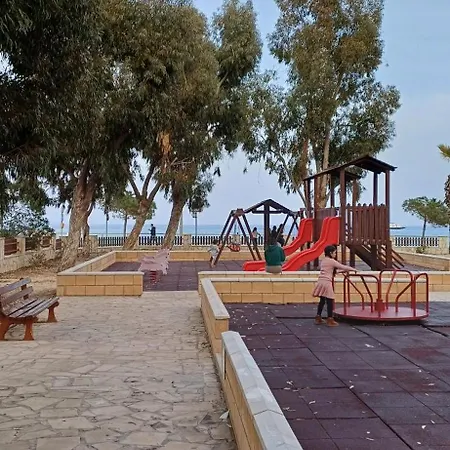 Makenzy Mermaid 2 Bedroom *