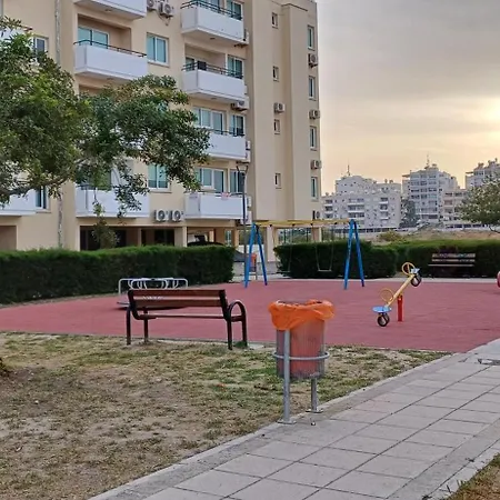 Makenzy Mermaid 2 Bedroom Apartamento