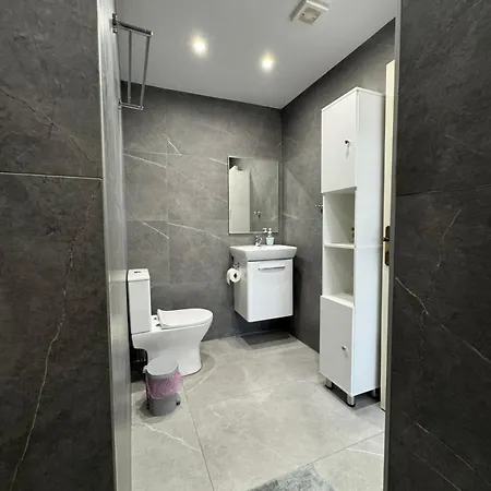 Makenzy Mermaid 2 Bedroom *