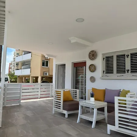Apartamento Makenzy Mermaid 2 Bedroom Larnaca