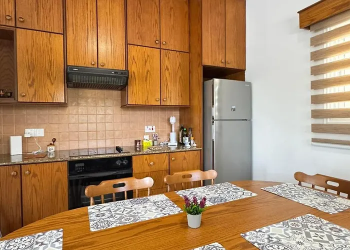 Makenzy Mermaid 2 Bedroom * Lárnaca